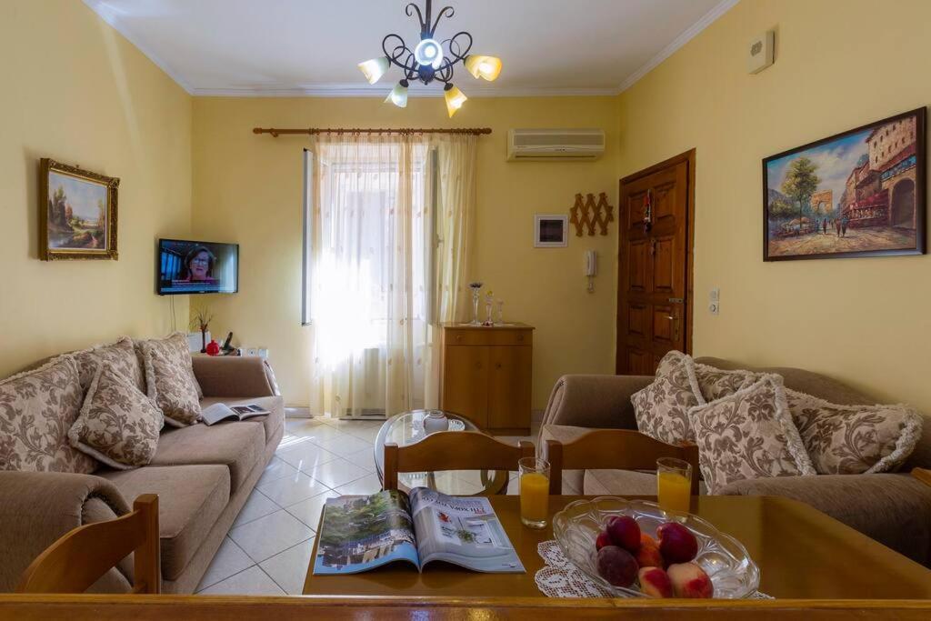 Ria'S Apartment In Corfu Town Exteriör bild