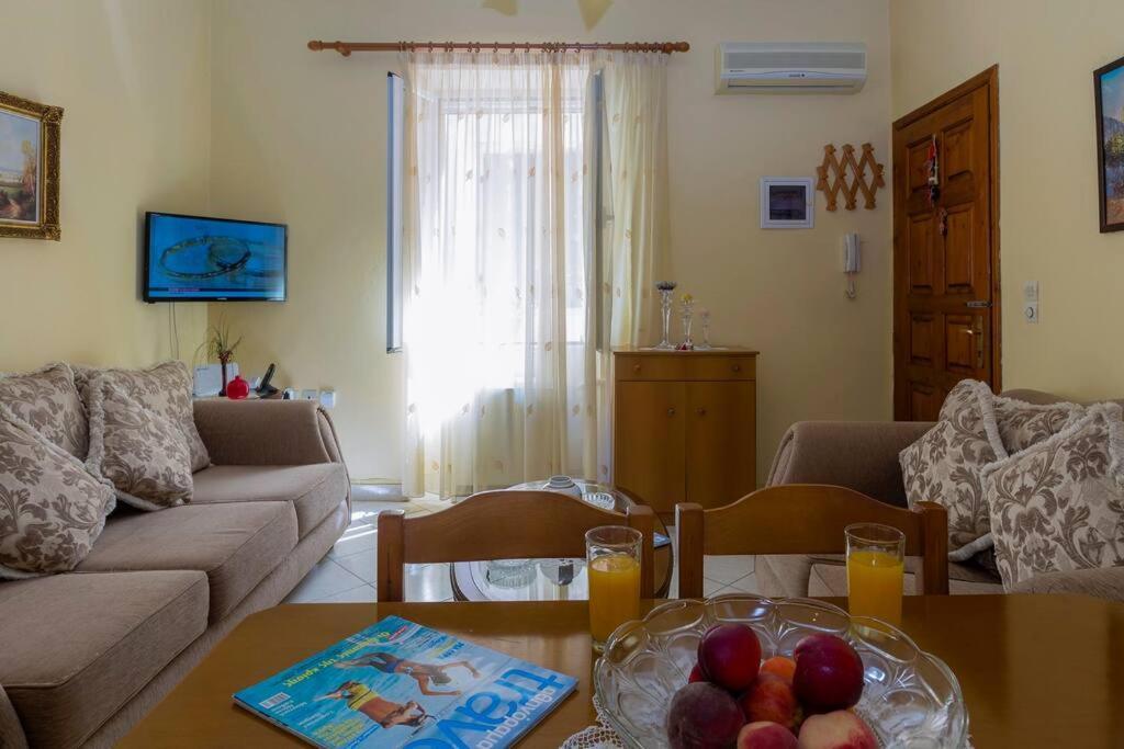Ria'S Apartment In Corfu Town Exteriör bild