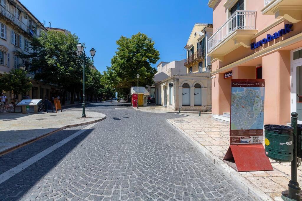 Ria'S Apartment In Corfu Town Exteriör bild